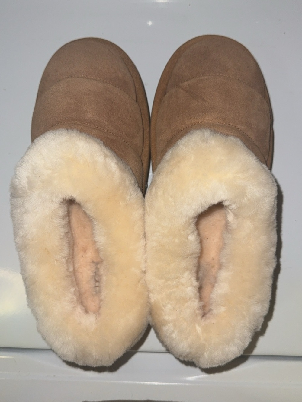UGG Classic Cozy Shearling Slippers - Chestnut